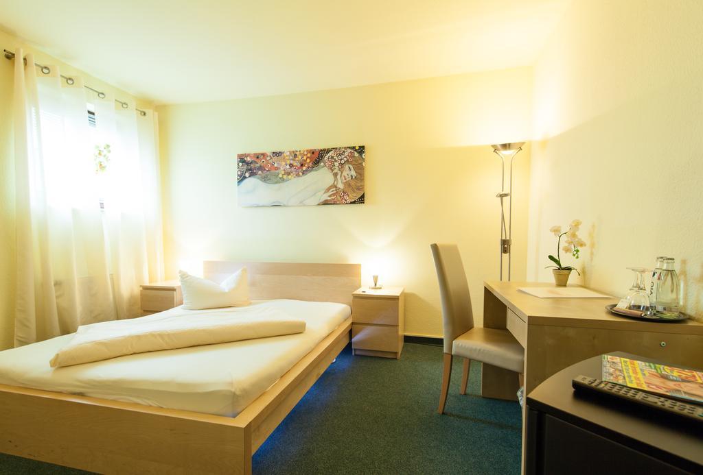 Garni-Hotel An Der Weide เบอร์ลิน ภายนอก รูปภาพ